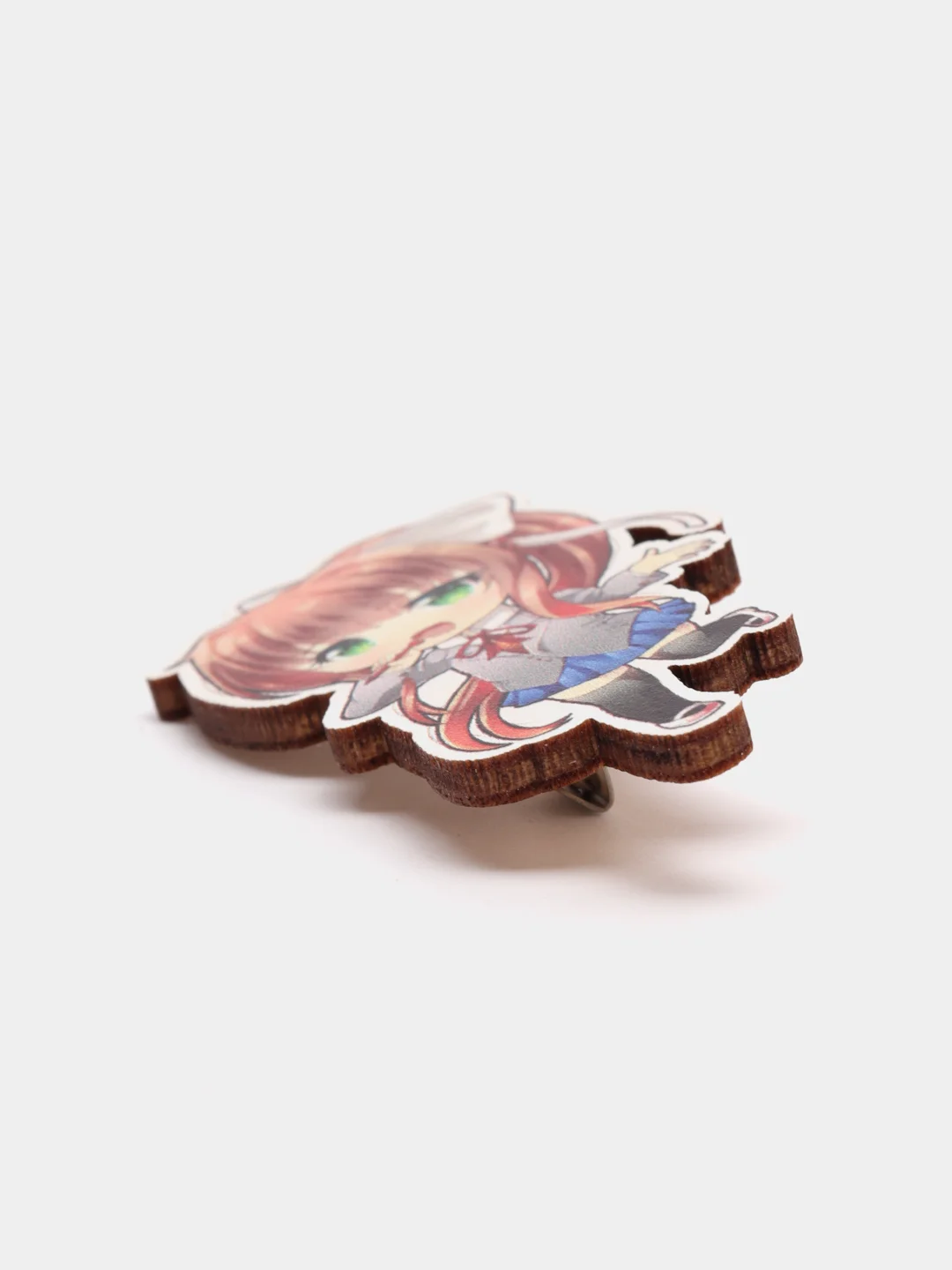 Значок деревянный Моника по аниме "Литературный клуб, Doki Doki Literature Club!"