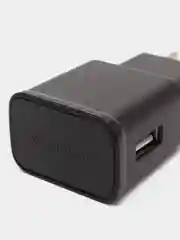 Черный сетевое зарядное устройство с быстрой зарядкой