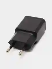 Черный сетевое зарядное устройство с быстрой зарядкой