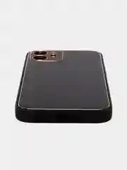 Черный чехол с золотой окантовкой на iPhone 13, 13 Pro, 13 Pro Max, 12, 12 Pro кожаный