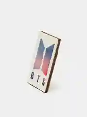 Желтый значки деревянные BTS, Stray Kids, Monsta X, Seventeen, Bap, EXO, Black Pink