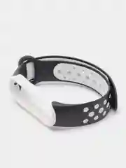 Белый ремешок для Xiaomi Mi Band 5 / 6 / 7 cиликоновый спортивный (Сяоми ми бенд))