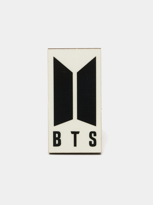Значок деревянный "BTS"