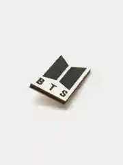 Значок деревянный "BTS"