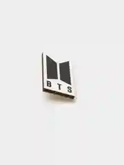Значок деревянный "BTS"