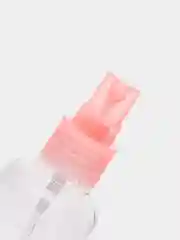 Розовый флакон с распылителем