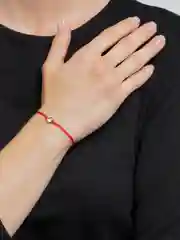Ледяной красная нить с подвеской