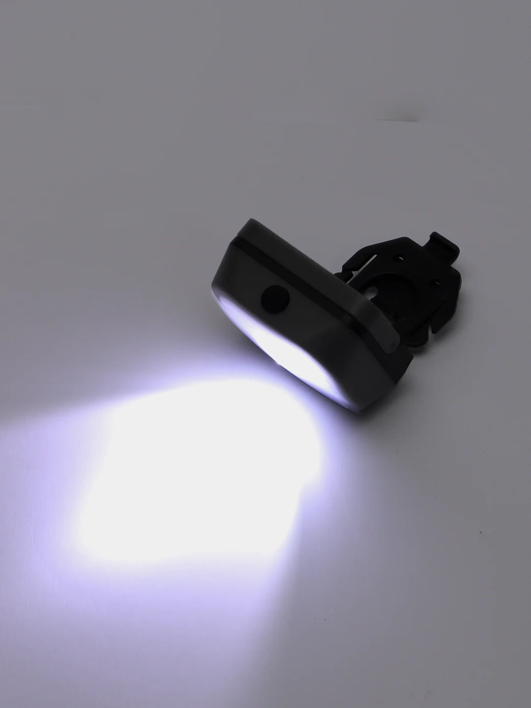 Фонарь налобный с крепежом на велосипед, 1 COB + 12 SMD, 2 Вт, 3xAAA, 6 х 6,5 х 4 см