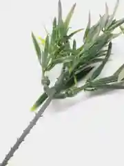 Фиолетовый искусственные цветы. Искусственная зелень.