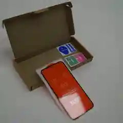 Защитное стекло на iPhone 11 / XR