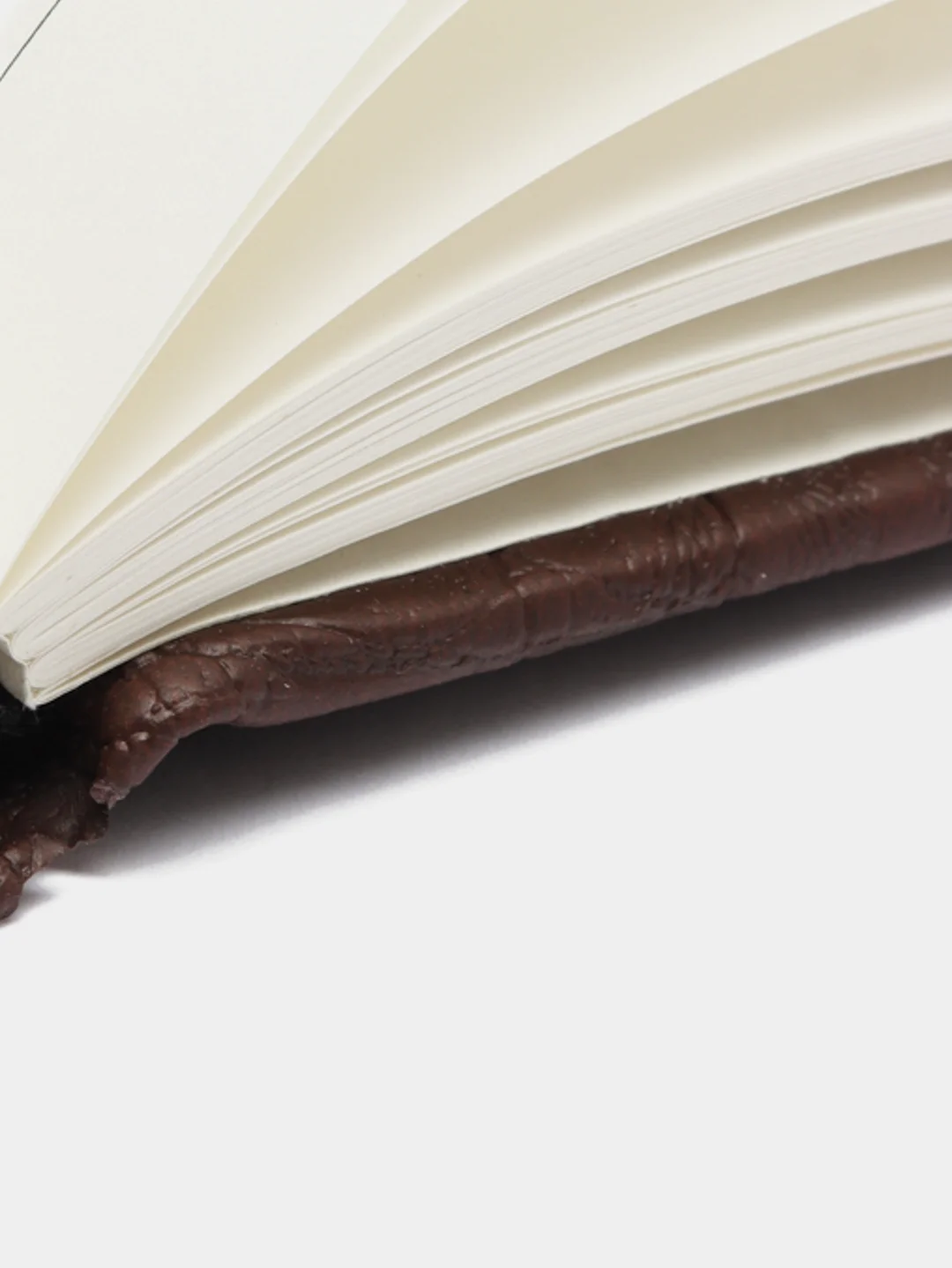 Телефонная книжка А5, BRAUBERG "Cayman", 96 л, вырубной алфавит, коричневая, 136 х 202 мм
