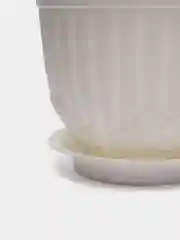 Белый кашпо для цветов