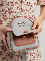 Серый рюкзак женский