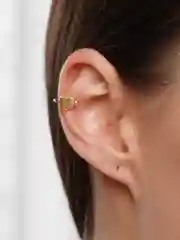 Бежевый серьга-кафф