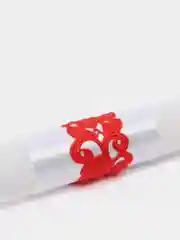 Семейный очаг в бело-красном цвете