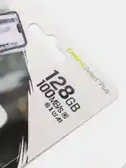 Карта памяти Kingston microSD, 4 объема, UHS I, U1, U3