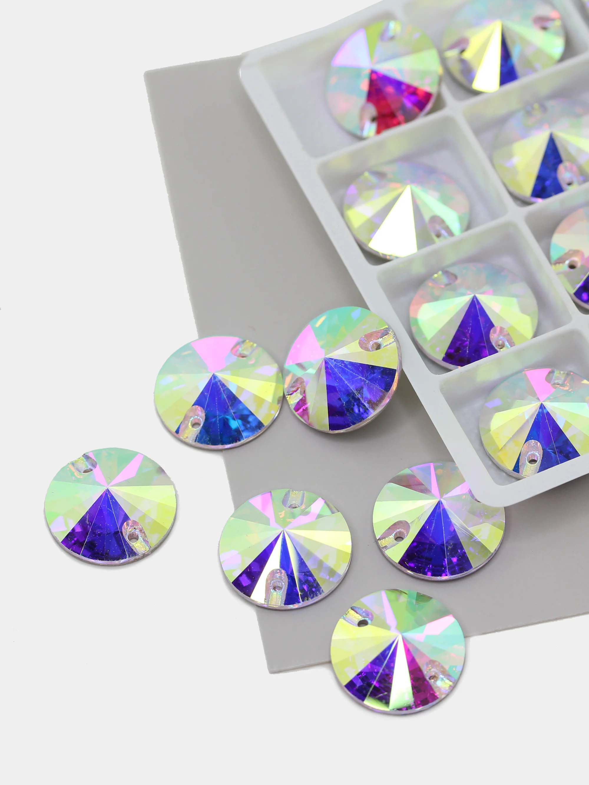 Ледяной стеклянные пришивные стразы Dongzhou Риволи CrystalAB