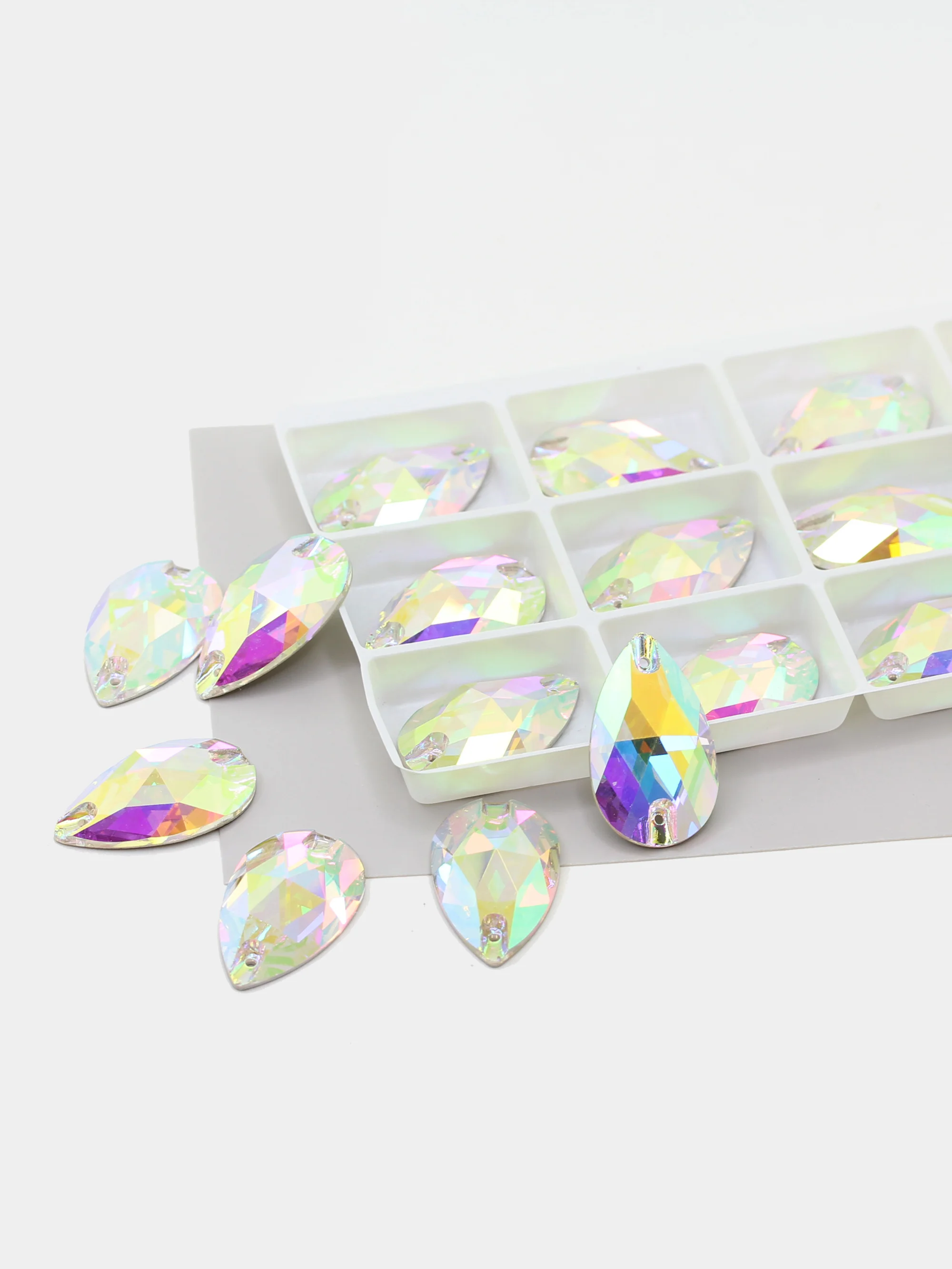 Ледяной стеклянные пришивные стразы Dongzhou Капля Crystal AB