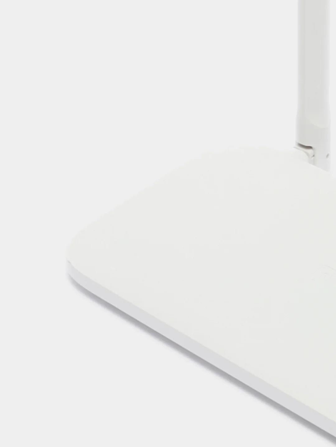 Белый роутер Xiaomi Mi Wi-Fi Router 4A