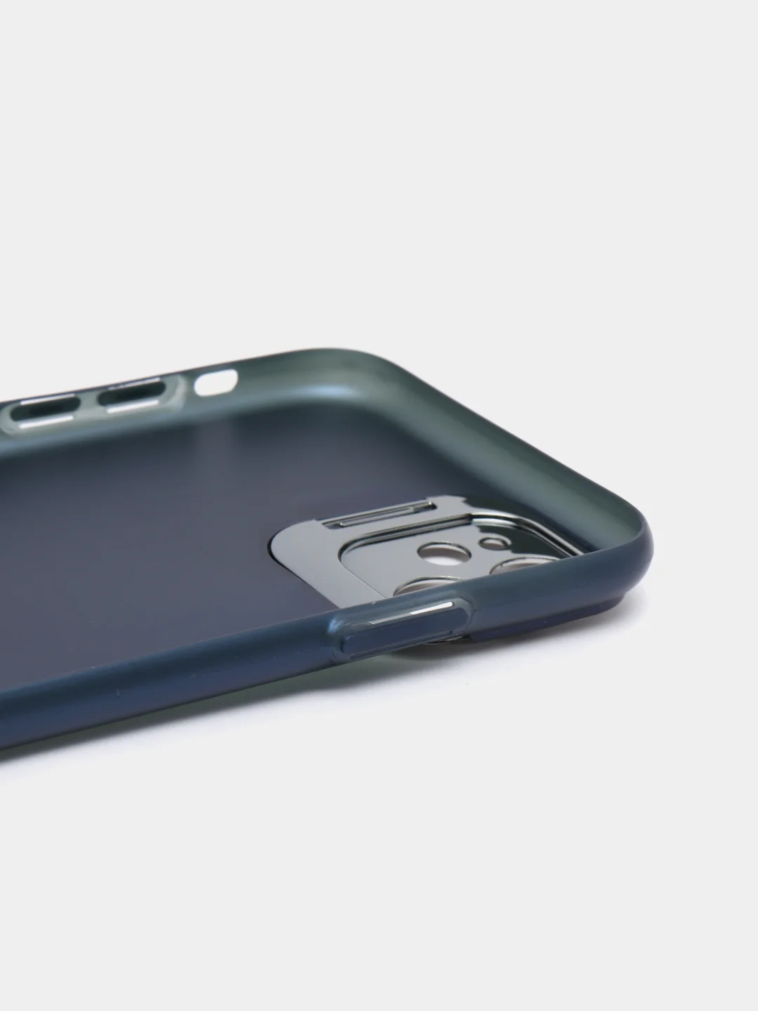Синий чехол для iPhone 11 пластиковый матовый ультратонкий с защитой камеры