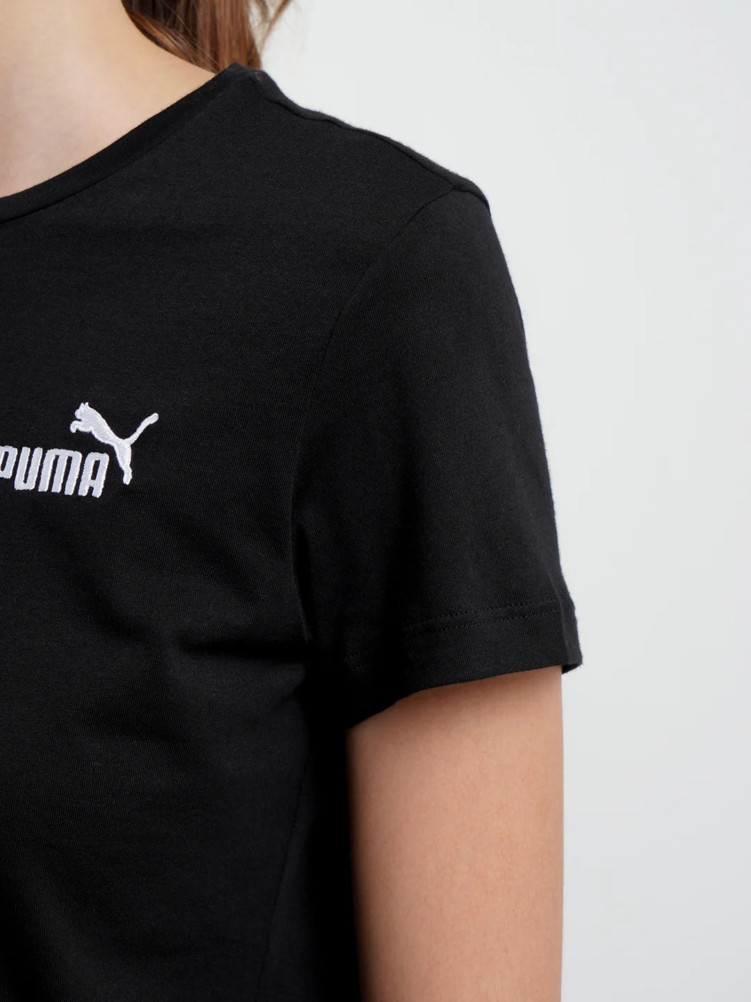 Футболка женская Puma ESS+ Embroidery, черная