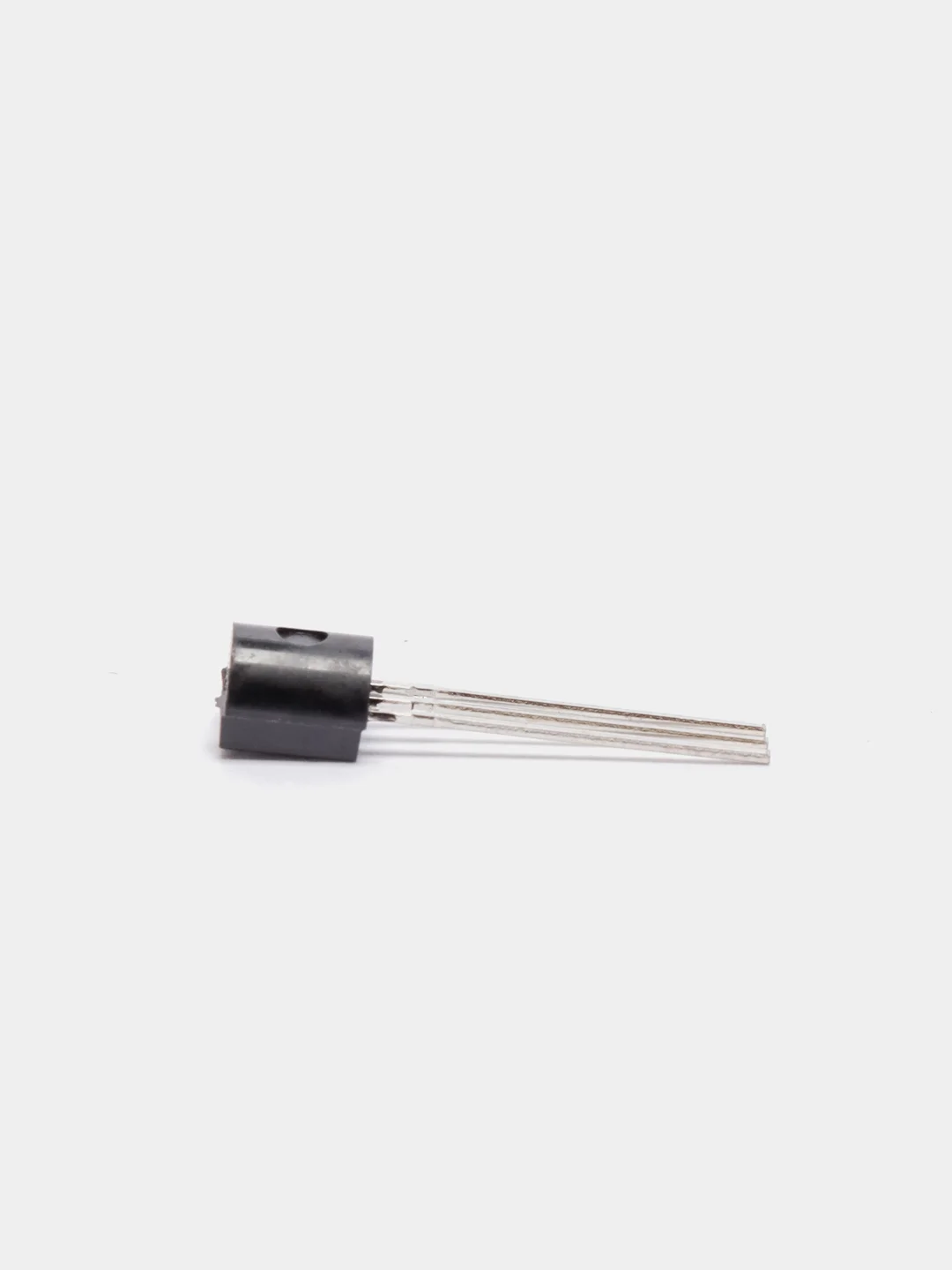 25 штук Транзистор 2SC2240 (NPN 120V 0.1A) TO-92