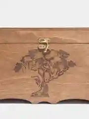 Казна свадебная из дерева