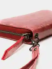 Розовый кошелек женский