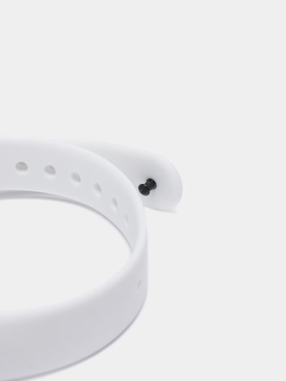 Белый силиконовый ремешок на Xiaomi Mi Band 2