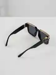 Розовый солнцезащитные очки