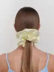 Молочный резинка для волос шелковая