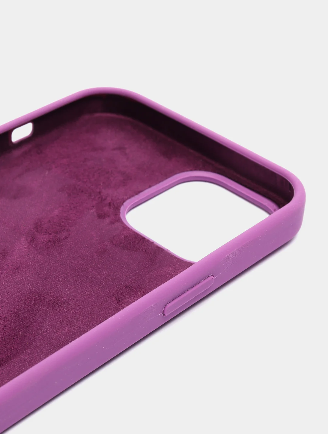Фиолетовый чехол на iPhone X, XS, XR, 7, 8, se, 12, 12 Pro, Mini, Max silicone case, закрытый низ, бархат внутри