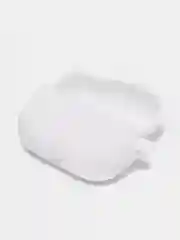 Белый чехол на AirPods Pro с карабином