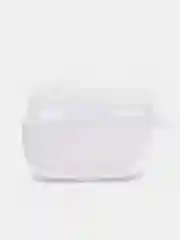 Белый чехол на AirPods Pro с карабином