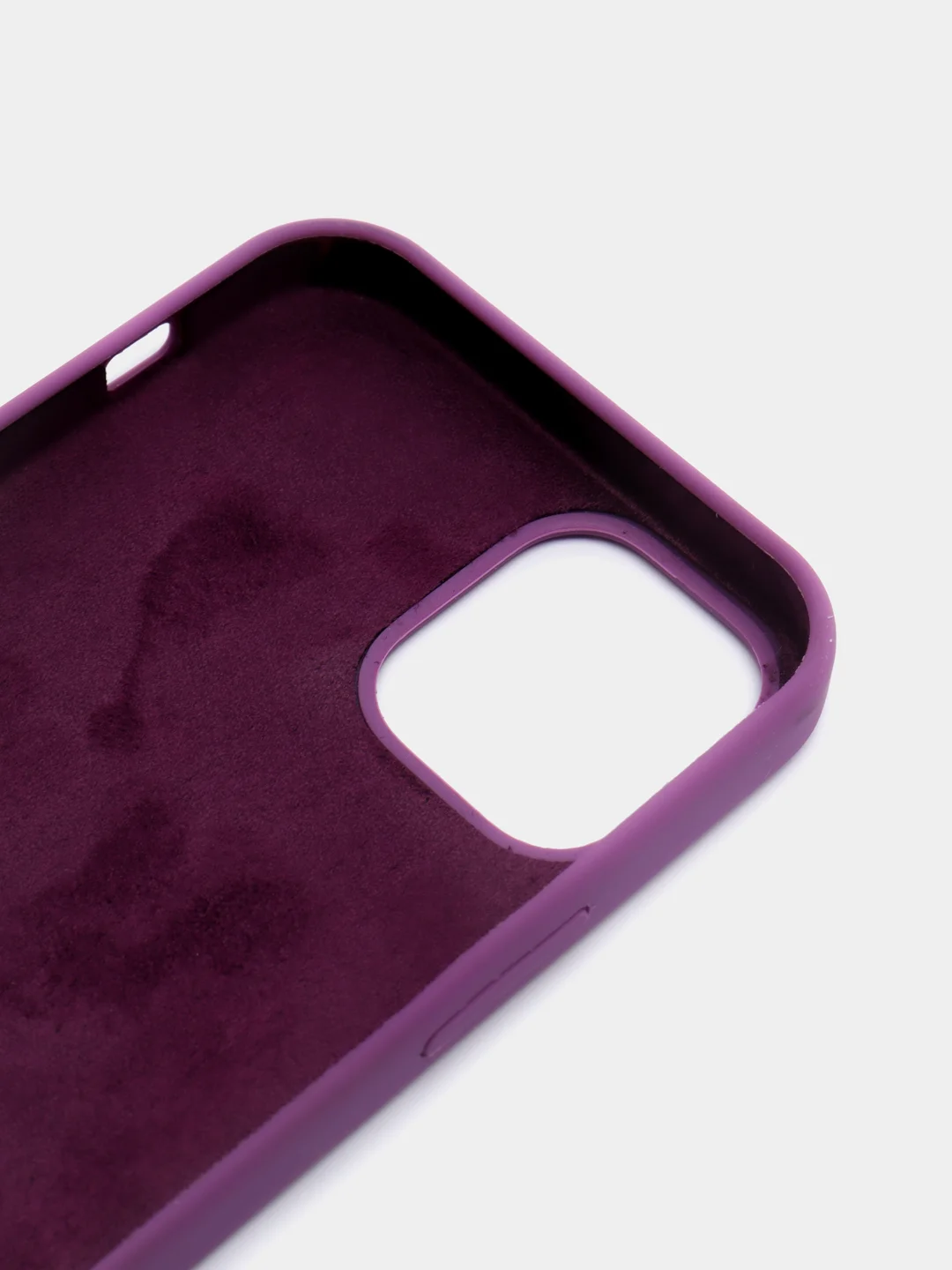 Фиолетовый чехол на iPhone X, XS, XR, 7, 8, se, 12, 12 Pro, Mini, Max silicone case, закрытый низ, бархат внутри
