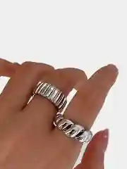 Серебряный кольцо