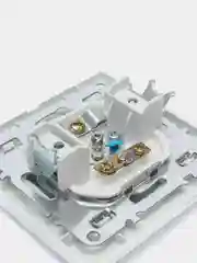 Белый розетка телевизионная  1-местная 75 Ом, 5-862МГц STEKKER PST00-9008-01