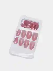 Молочный накладные ногти с дизайном