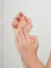 Белый кольцо Cердечки безразмерное