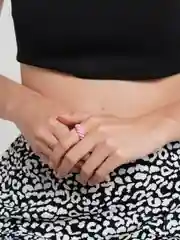 Розовый кольцо металлическое Зефир