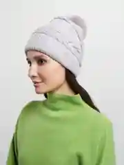 Шапка женская молодежная