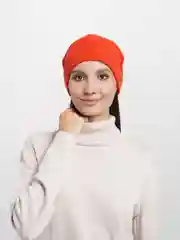 Алый шапка женская, два цвета