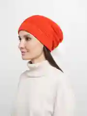 Алый шапка женская, два цвета
