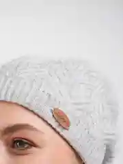 Слоновая кость шапка женская зимняя