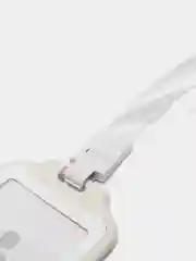 Белый бейдж пластиковый, вертикальный