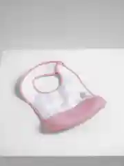 Розовый нагрудник с пластиковым съемным карманом