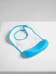 Синий нагрудник с пластиковым съемным карманом