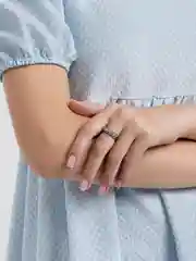 Черный кольцо с цирконом