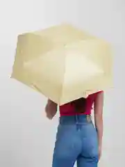 Горчичный зонт в чехле