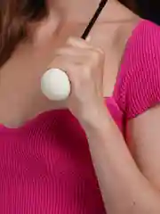 Белый зонт в чехле